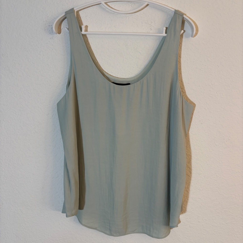 Banana Republic Double Scoop Neck Tank Size Large Sage Mist